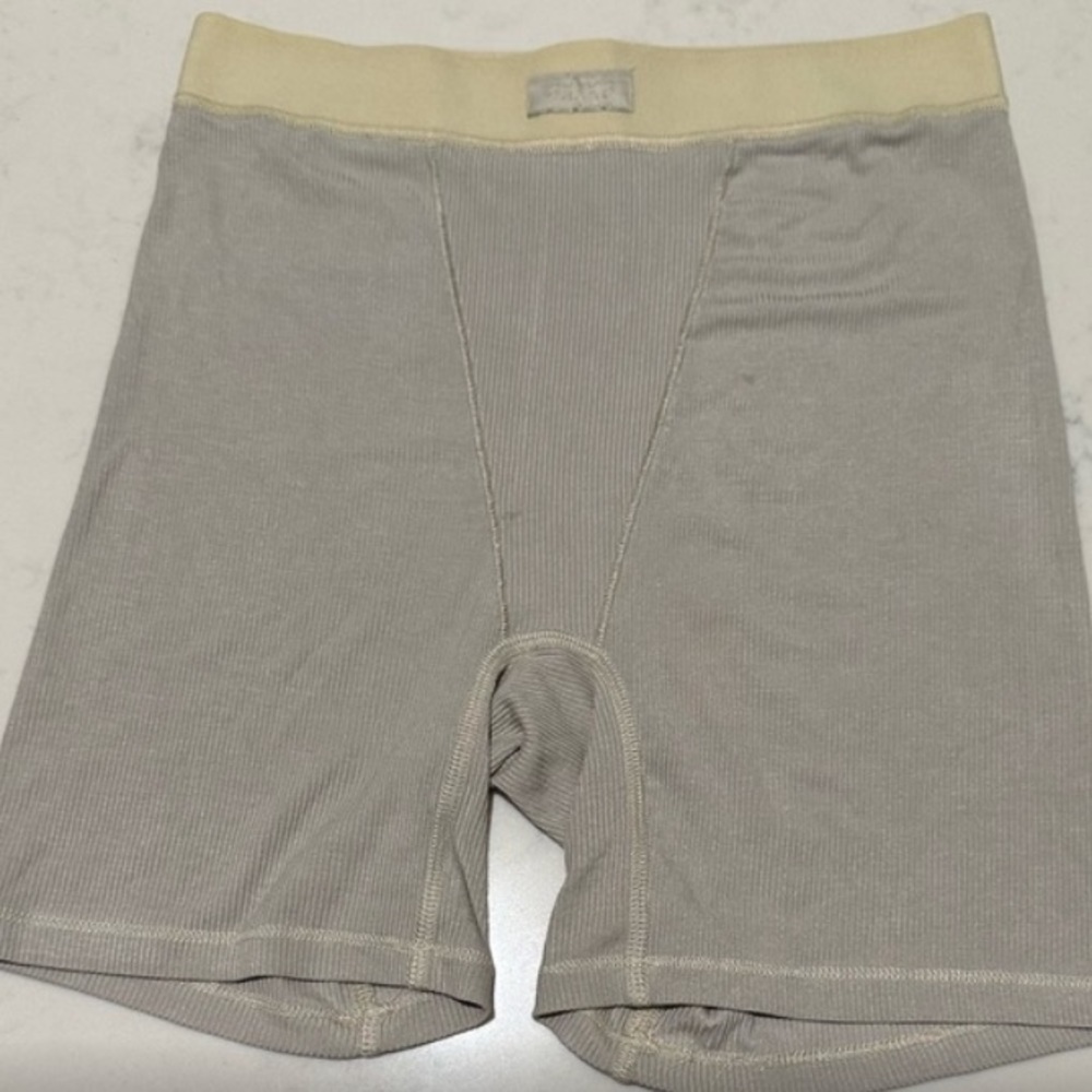 SKIMS- COTTON RIB BOXER Collection Size S - Picture 4 of 4